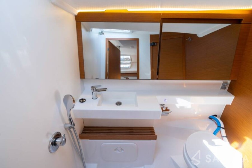 Sun Odyssey 440 - Yacht Charter Sailica