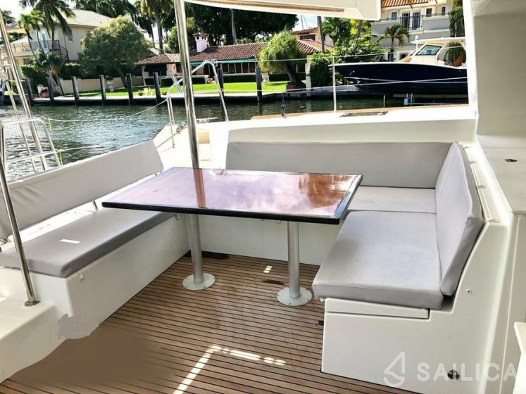 Lagoon 450 - Yacht Charter Sailica