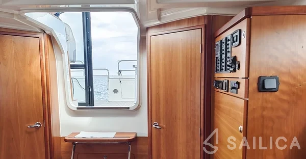 Delphia 1050 - Yacht Charter Sailica