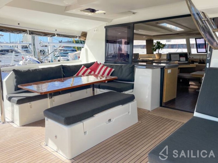 Saona 47 - Yacht Charter Sailica