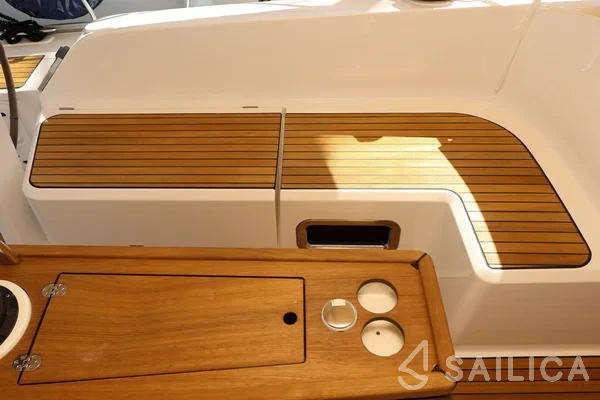 Bavaria 46 Cruiser - Yacht Charter Sailica