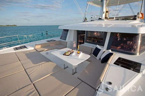 Bali 4.8  - Yacht Charter Sailica