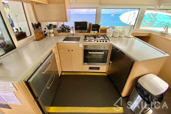 Lagoon 52 - Yacht Charter Sailica