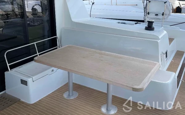 Lagoon 42 - Yacht Charter Sailica