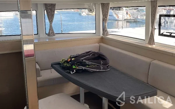 Lagoon 42 - Yacht Charter Sailica