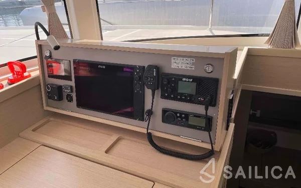 Lagoon 42 - Yacht Charter Sailica