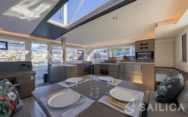 Leopard 50 - Yacht Charter Sailica