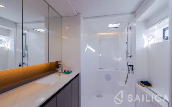 Leopard 50 - Yacht Charter Sailica