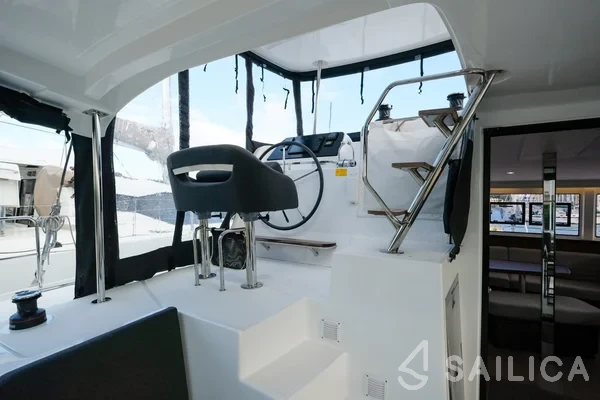 Lagoon 42 - Yacht Charter Sailica