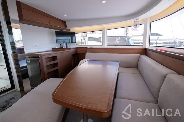 Lagoon 42 - Yacht Charter Sailica