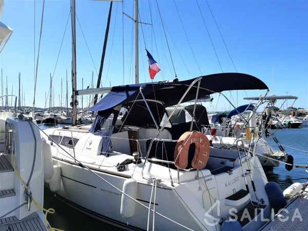 Sun Odyssey 33i - Yacht Charter Sailica