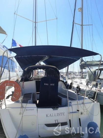 Sun Odyssey 33i - Yacht Charter Sailica