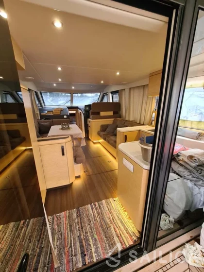 Greenline 48 Fly - Yacht Charter Sailica