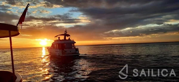 Greenline 48 Fly - Yacht Charter Sailica