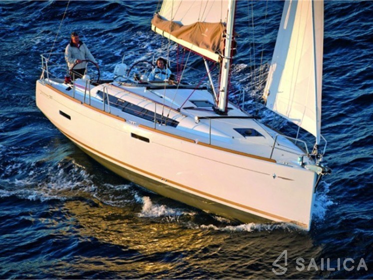 Sun Odyssey 389 - Yacht Charter Sailica