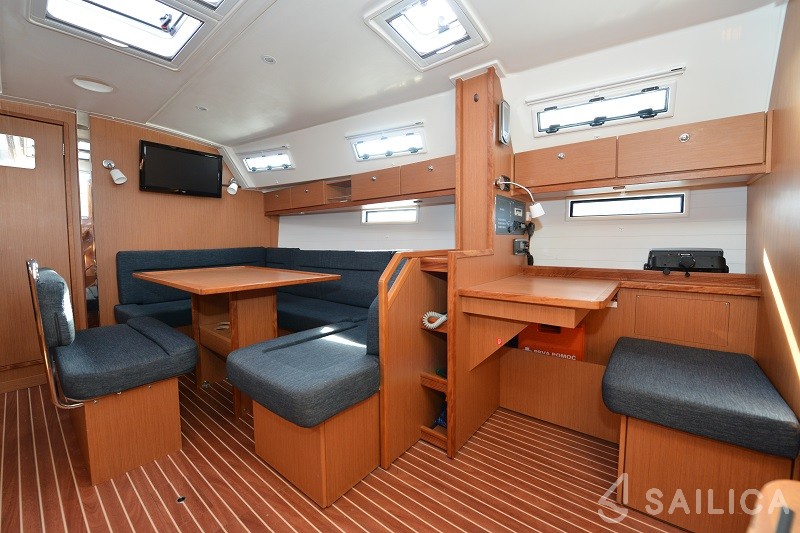 Bavaria Cruiser 40 - Yacht Charter Sailica
