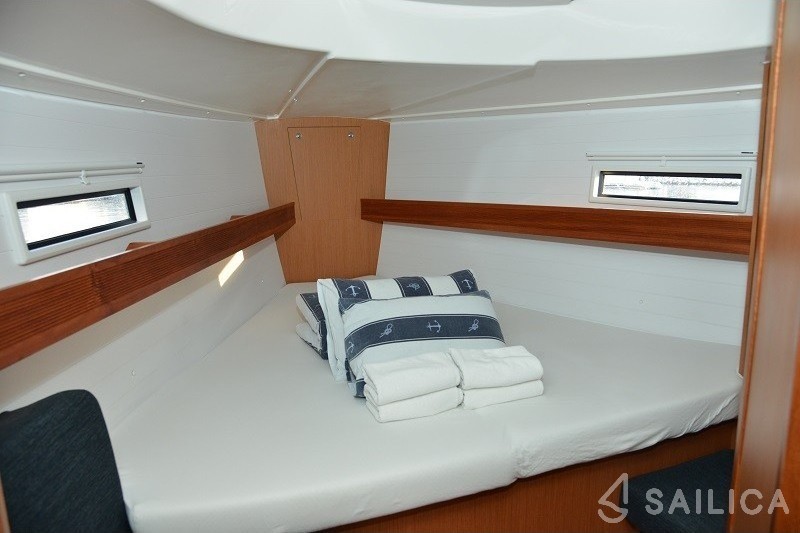 Bavaria Cruiser 40 - Yacht Charter Sailica