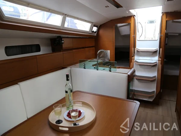 Sun Odyssey 419 - Yacht Charter Sailica