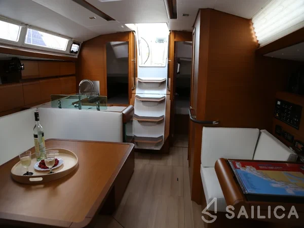 Sun Odyssey 419 - Yacht Charter Sailica