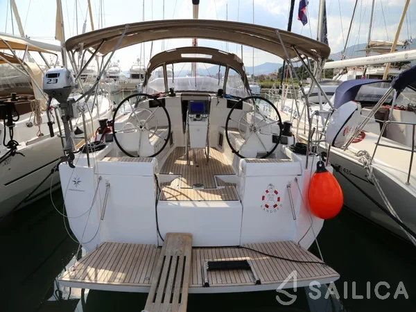 Sun Odyssey 419 - Yacht Charter Sailica
