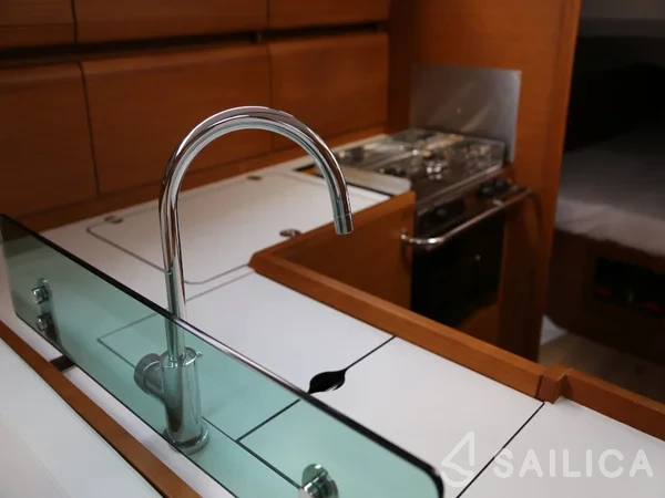 Sun Odyssey 419 - Yacht Charter Sailica