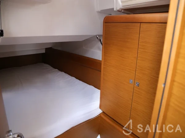 Sun Odyssey 419 - Yacht Charter Sailica