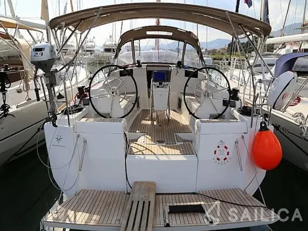 Sun Odyssey 419 - Yacht Charter Sailica