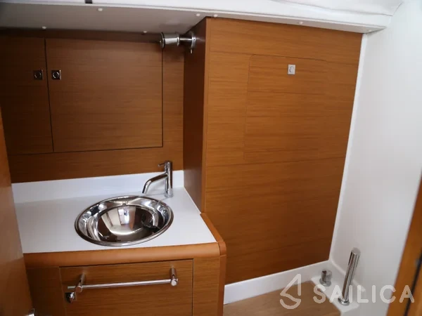Sun Odyssey 419 - Yacht Charter Sailica