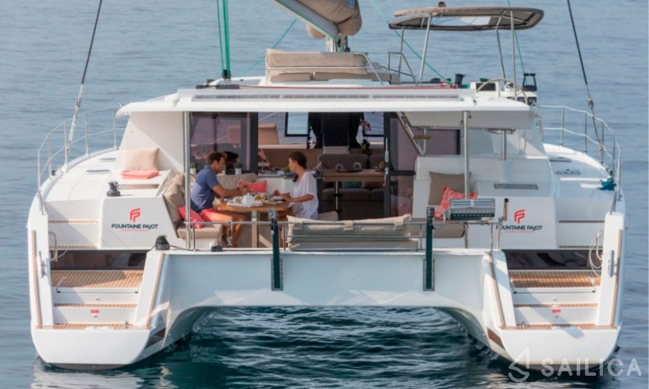 Helia 44 - Yacht Charter Sailica
