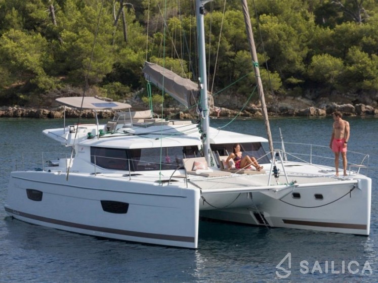 Helia 44 - Yacht Charter Sailica