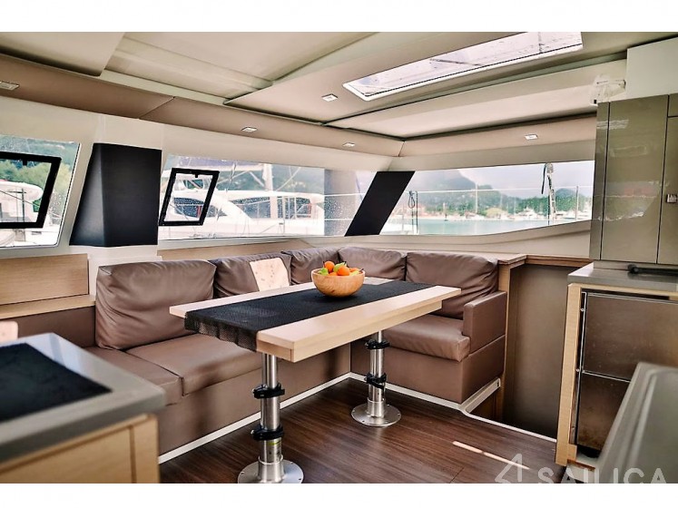 Helia 44 - Yacht Charter Sailica