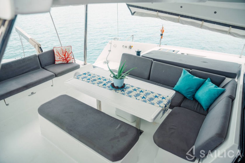 Elba 45 - Yacht Charter Sailica