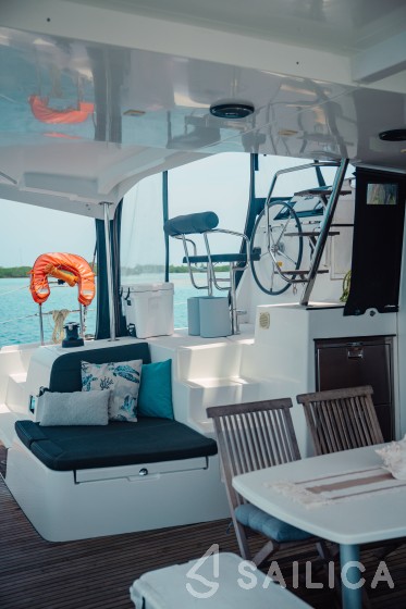 Lagoon 42 - Yacht Charter Sailica