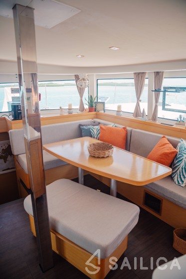 Lagoon 42 - Yacht Charter Sailica