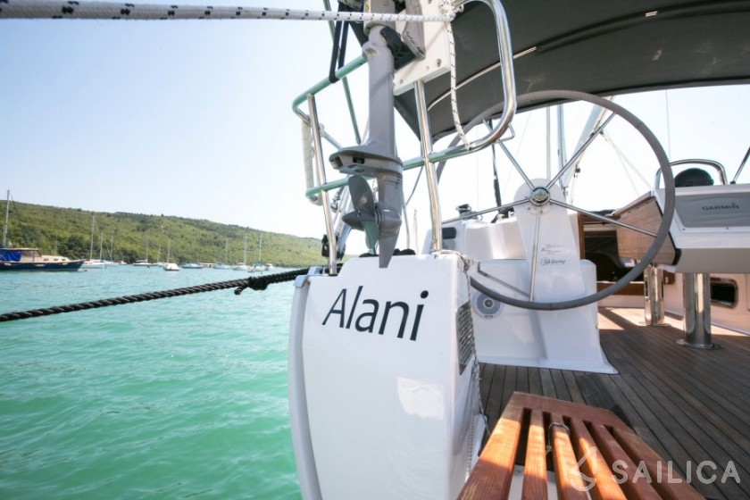 Bavaria 37 Cruiser - Yacht Charter Sailica