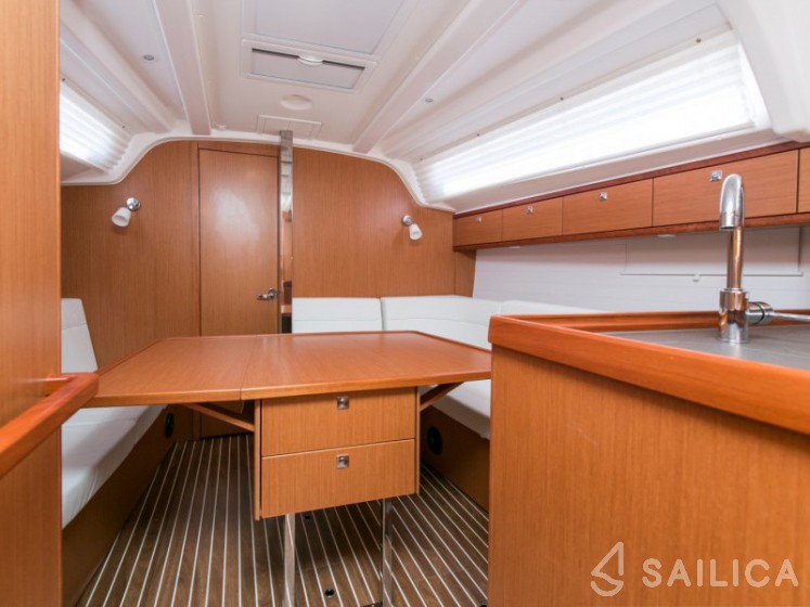 Bavaria 37 Cruiser - Yacht Charter Sailica