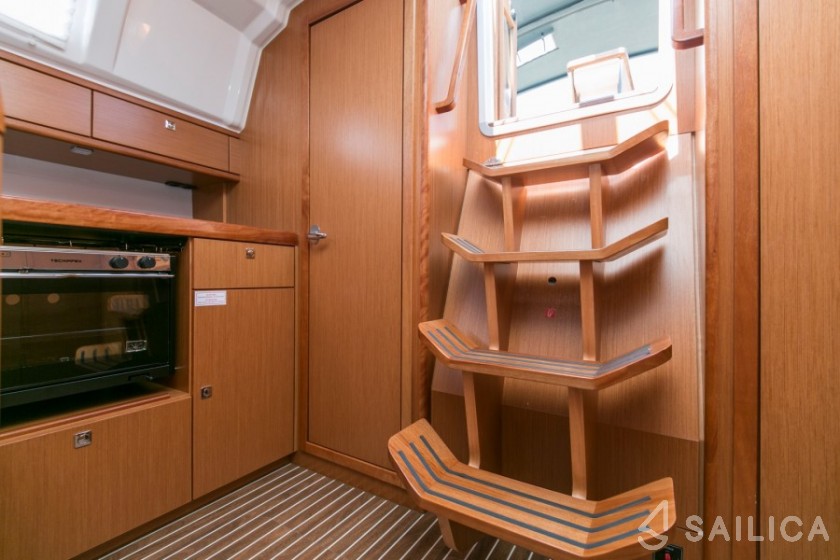 Bavaria 37 Cruiser - Yacht Charter Sailica