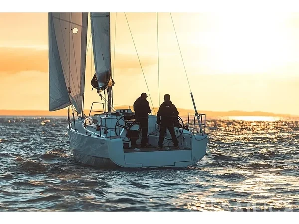 Elan E4 - Yacht Charter Sailica