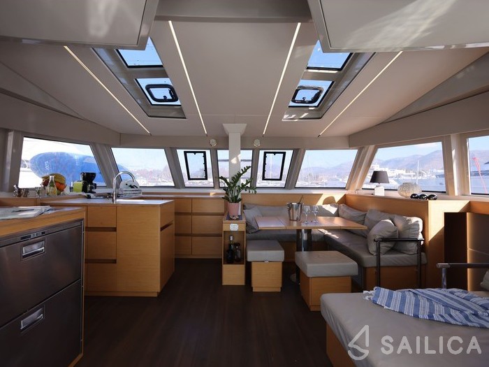 Nautitech 46 Fly - Yacht Charter Sailica