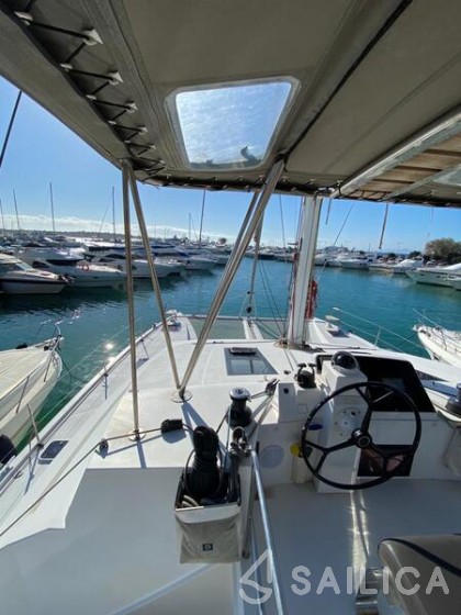 Nautitech 46 Fly - Yacht Charter Sailica