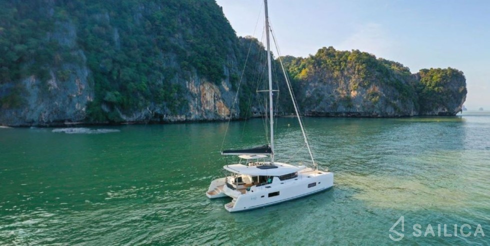 Lagoon 42 - Yacht Charter Sailica