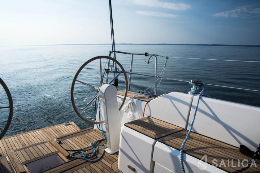 Scandinavia 35 - Yacht Charter Sailica