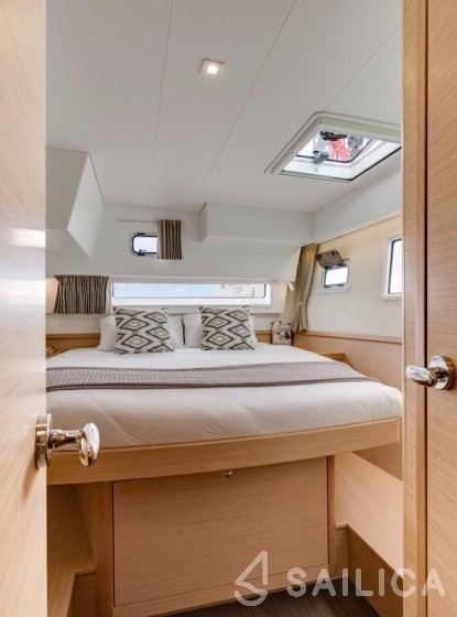 Lagoon 420 - Yacht Charter Sailica
