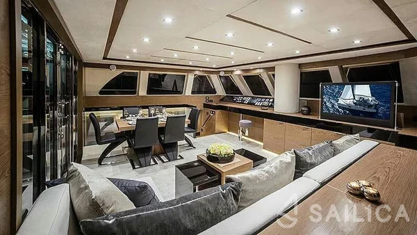 Sunreef 60 - Yacht Charter Sailica