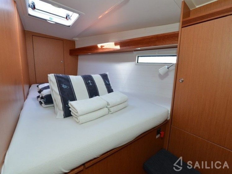 Bavaria Cruiser 45 - Yacht Charter Sailica