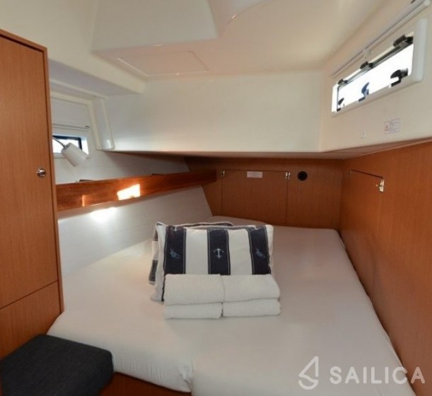 Bavaria Cruiser 45 - Yacht Charter Sailica