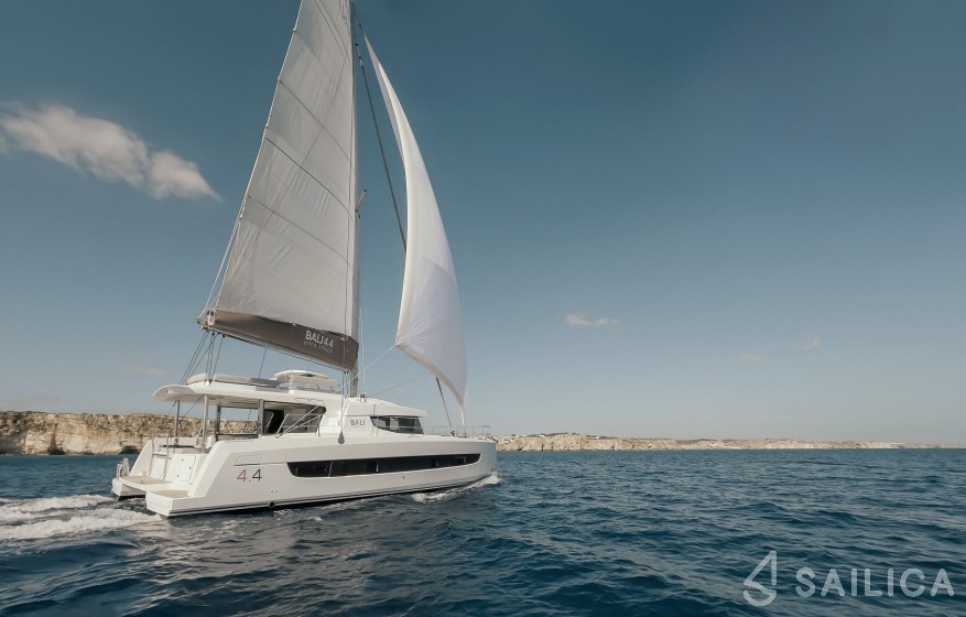 Bali 4.4 - Yacht Charter Sailica