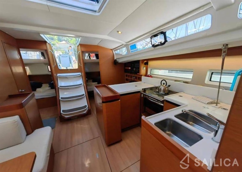 Sun Odyssey 440 - Yacht Charter Sailica
