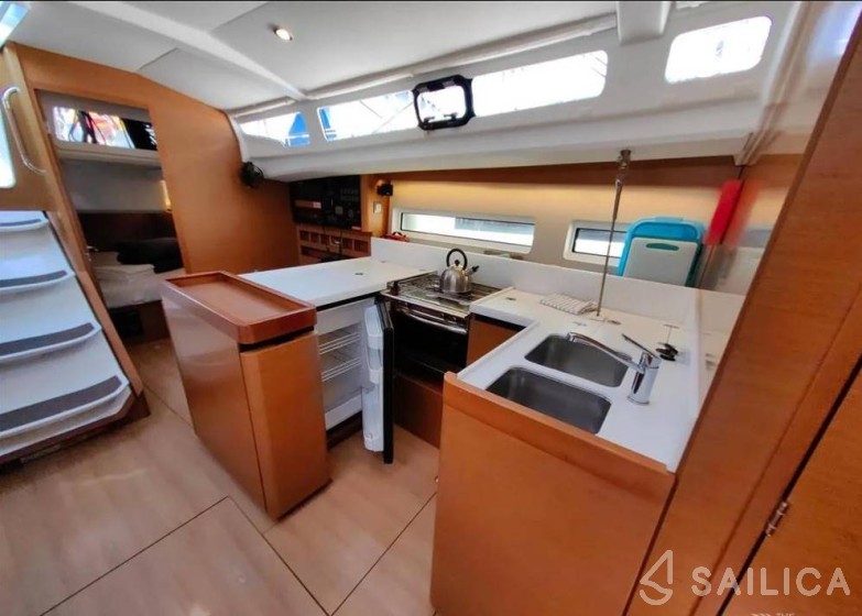 Sun Odyssey 440 - Yacht Charter Sailica