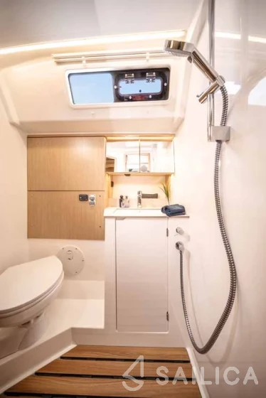 Bavaria 46 Cruiser - Yacht Charter Sailica